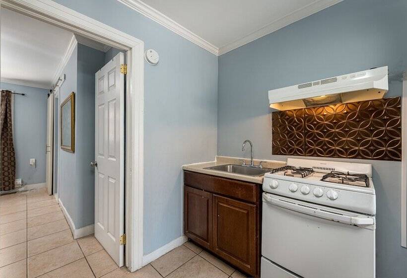 جناح, Boardwalk Hotel Charlee & Apartments Beach Hotel Oceanfront