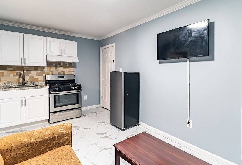 جناح, Boardwalk Hotel Charlee & Apartments Beach Hotel Oceanfront