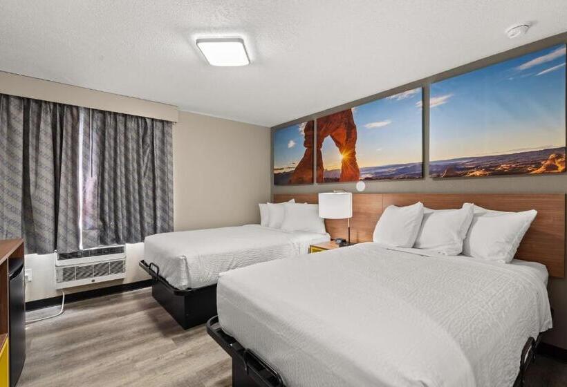 带2个双人床的标准工作室, Days Inn By Wyndham Albuquerque I 25