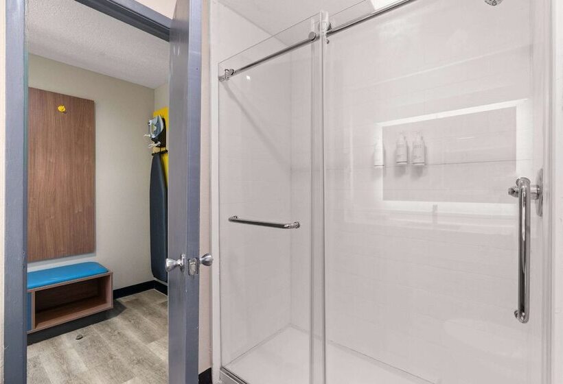 带2个双人床的标准工作室, Days Inn By Wyndham Albuquerque I 25