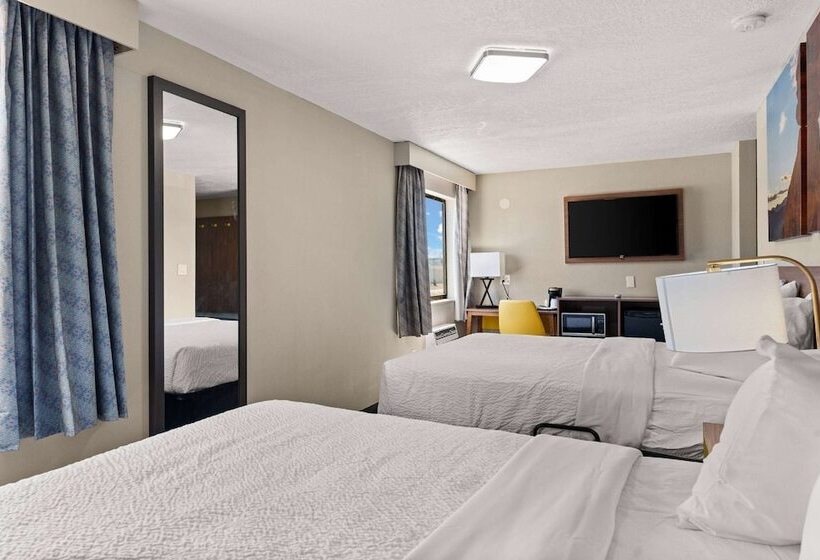 带2个双人床的标准工作室, Days Inn By Wyndham Albuquerque I 25