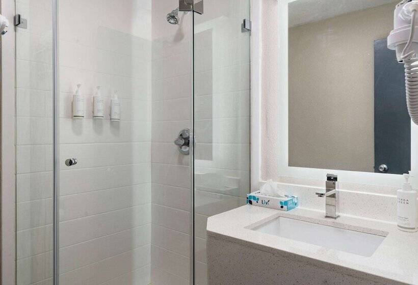 带2个双人床的标准工作室, Days Inn By Wyndham Albuquerque I 25