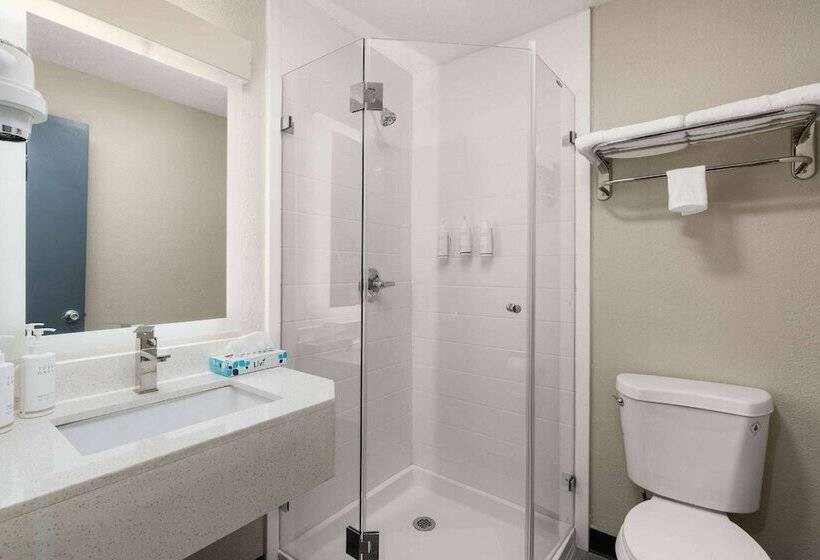 带2个双人床的标准工作室, Days Inn By Wyndham Albuquerque I 25