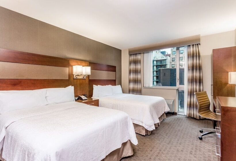 带2个双人床的标准工作室, Hampton Inn Manhattan Grand Central