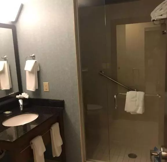 Standard Room Superior Floor, Hyatt Place Des Moines/downtown