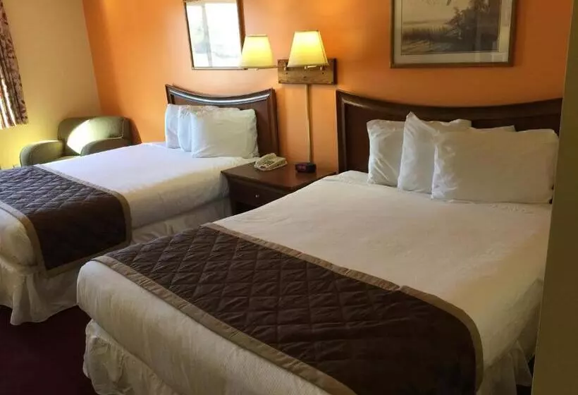 スタンダードルーム, Lake Tree Inn & Suites
