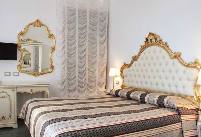 Chambre Supérieure avec Vues, Marte