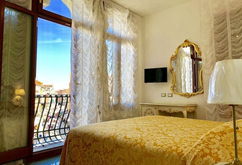 Chambre Supérieure avec Vues, Marte