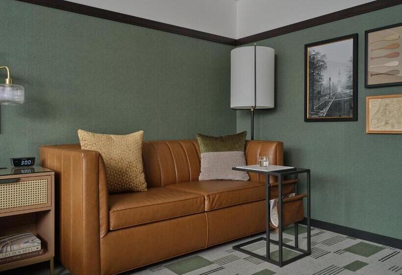 غرفة ديلوكس سرير كينج, Six South St.