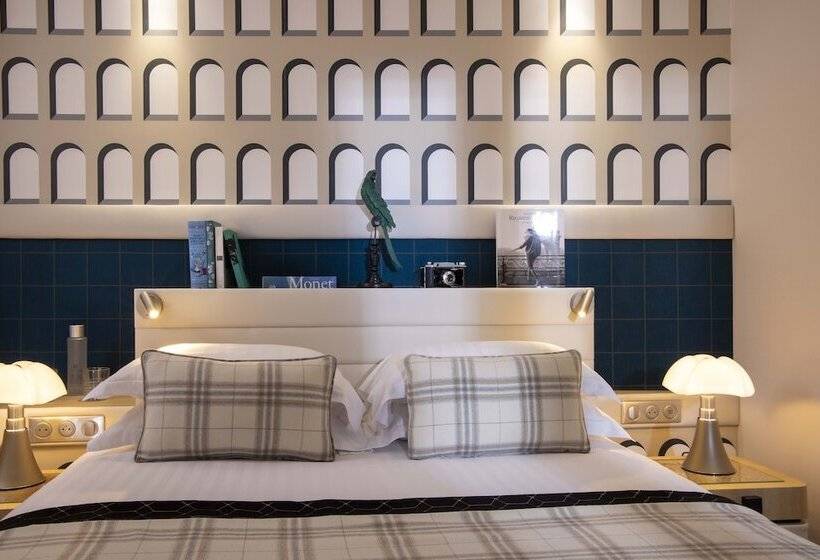 اتاق اجرایی, Sleeping Belle   Gare De Lyon Bastille