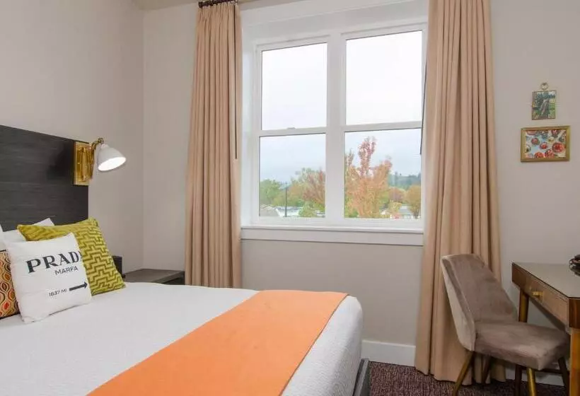 デラックスルーム, The Dundee   A Trace