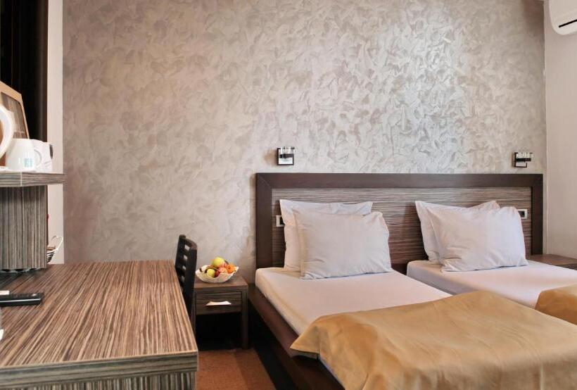 اتاق اکونومی, Villa Mystique