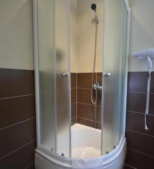 اتاق اکونومی, Villa Mystique