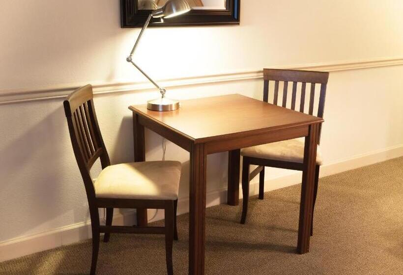 غرفة قياسية رباعية, Wine Country Inn