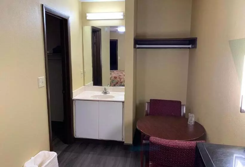 キングサイズベッドのスタンダードルーム, Budget Inn Elkmont