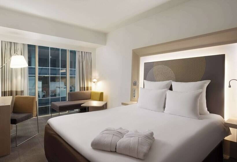 Номер Superior, Novotel Moscow City