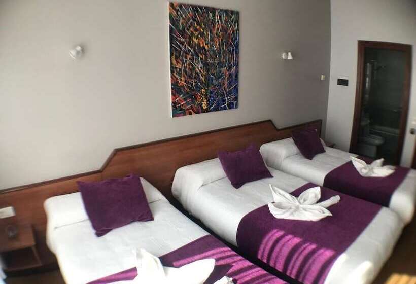 اتاق استاندارد سه نفره, Pensión La Salve