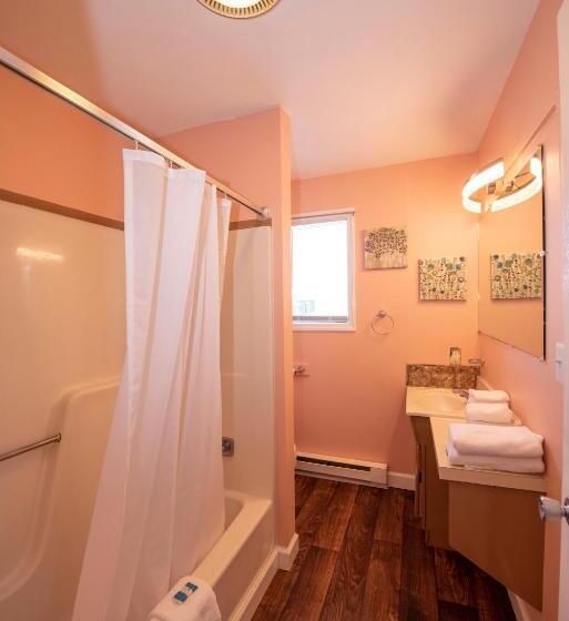 家庭套房, Simmons Motel And Suites