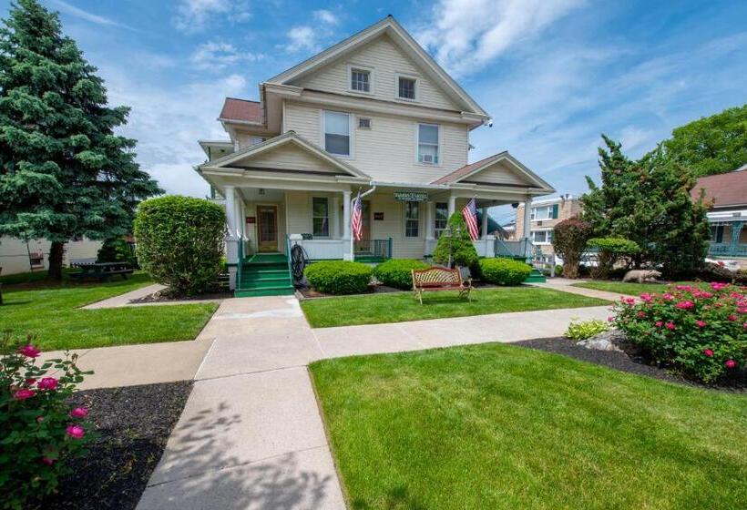 家庭套房, Simmons Motel And Suites