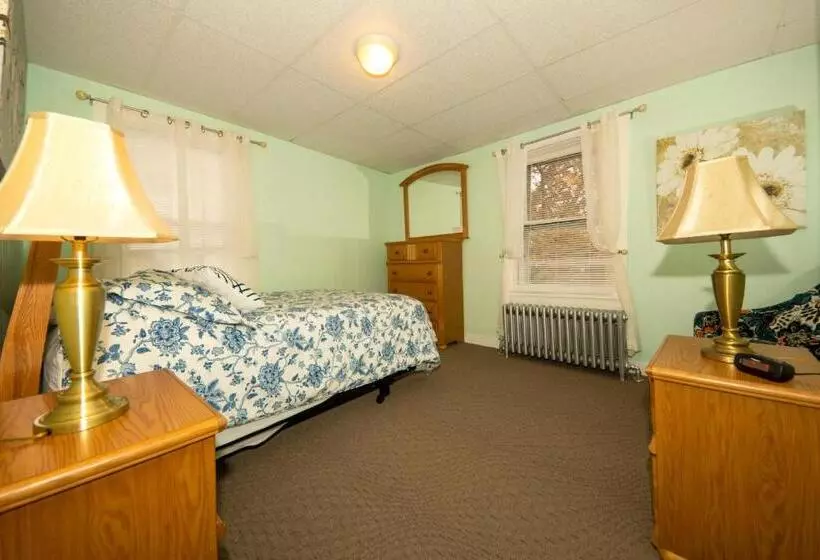 １ベッドルームのデラックスアパートメント, Simmons Motel And Suites