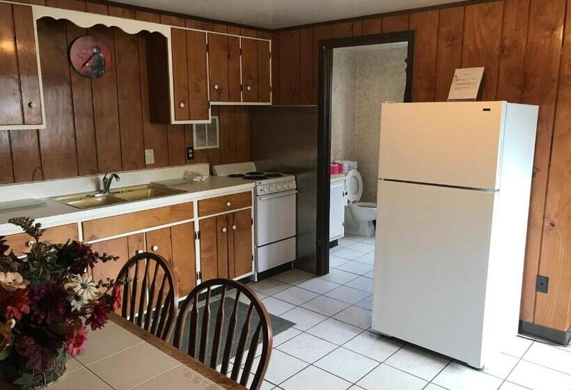 低层单卧公寓, Simmons Motel And Suites