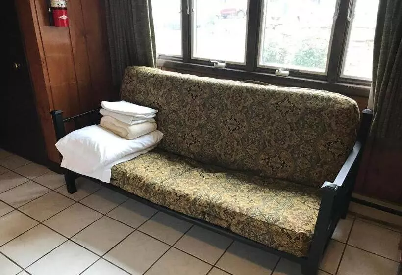 １階の１ベッドルームアパートメント, Simmons Motel And Suites