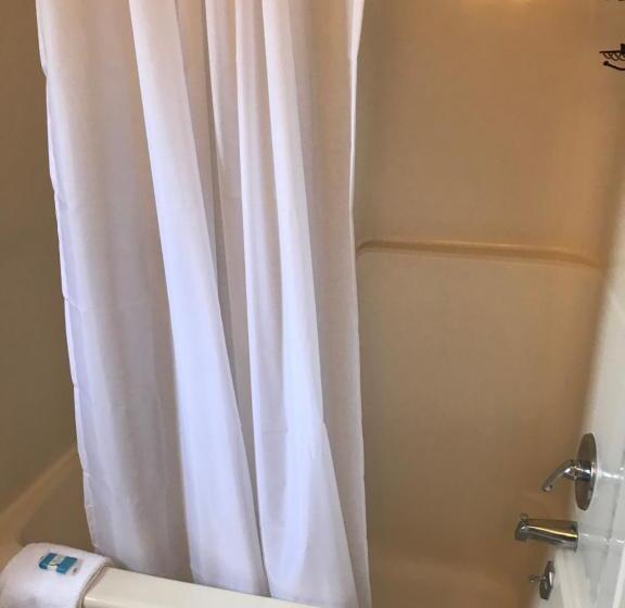 低层单卧公寓, Simmons Motel And Suites