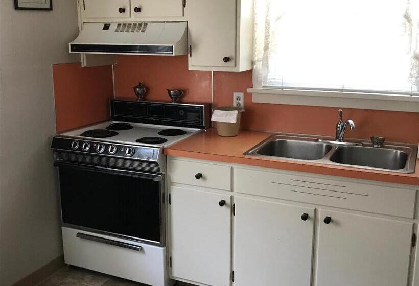 带1个卧室的公寓, Simmons Motel And Suites