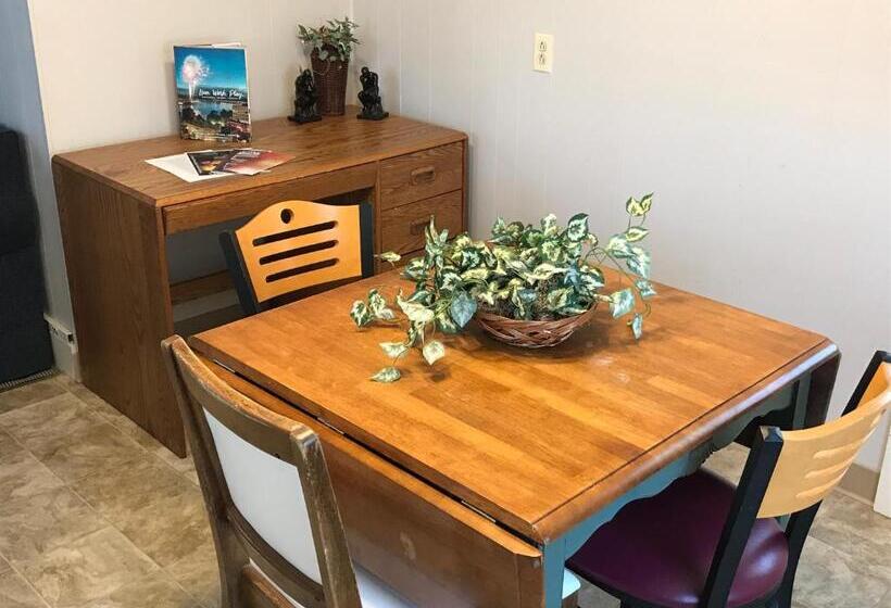 带1个卧室的公寓, Simmons Motel And Suites