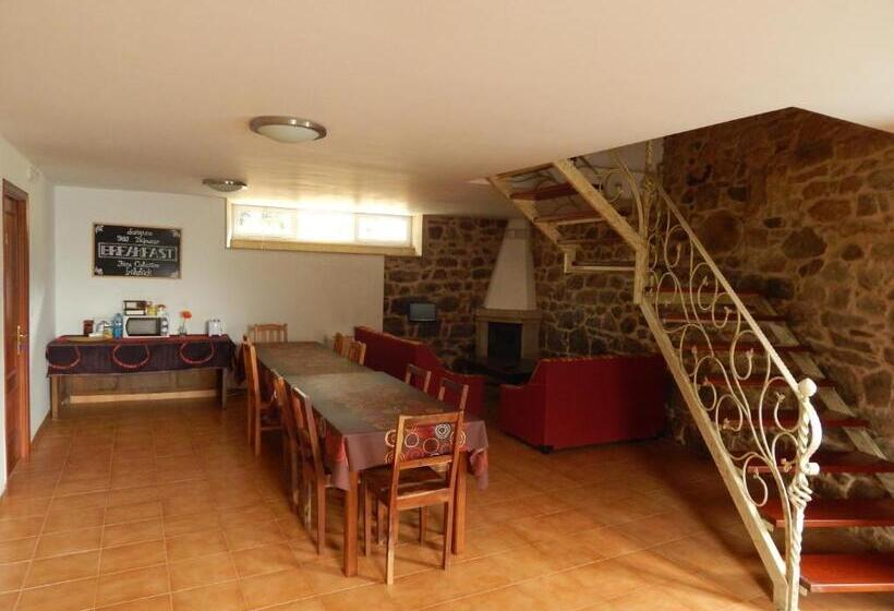 Дом 3 Спальни, Pensión   Albergue De Logrosa