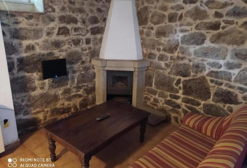 Дом 3 Спальни, Pensión   Albergue De Logrosa