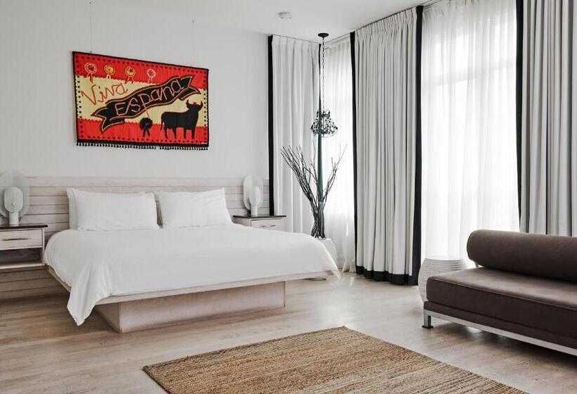 חדר דחוקס עם מיטת קינג, Bungalow