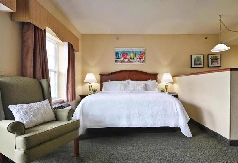 キングサイズベッドのスタンダードルーム, Four Seasons Island Resort