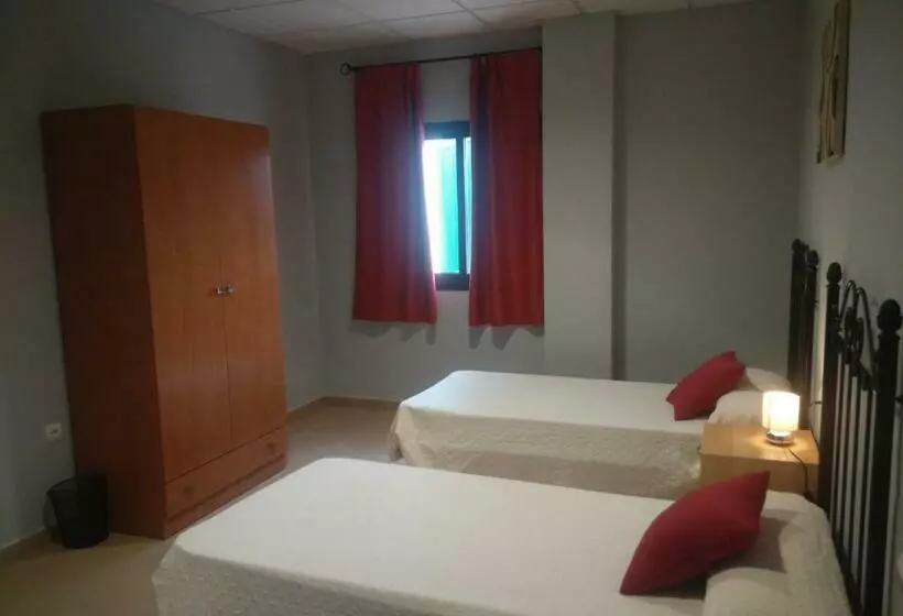 اتاق استاندارد یک نفره, Hostal La Molina