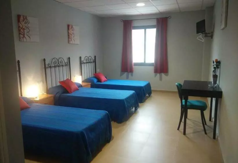 اتاق استاندارد یک نفره, Hostal La Molina