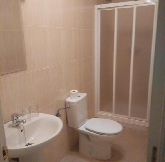 Номер Стандарт, Hostal La Molina