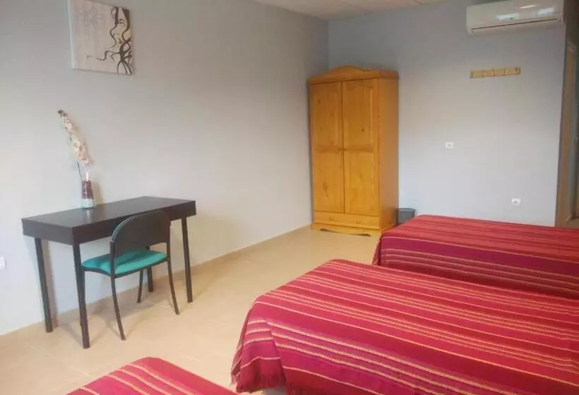 اتاق استاندارد, Hostal La Molina