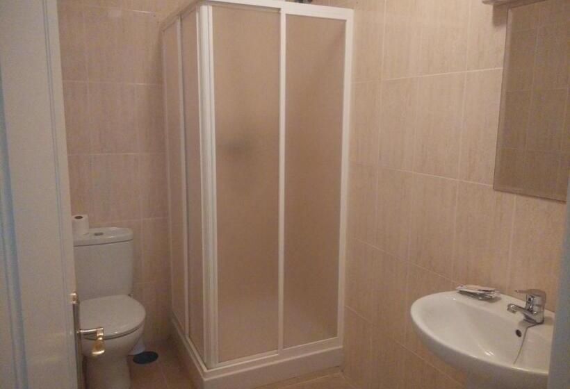 Номер Стандарт, Hostal La Molina