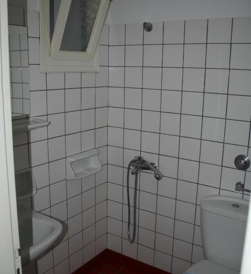 חדר סטנדרט, Agnadi