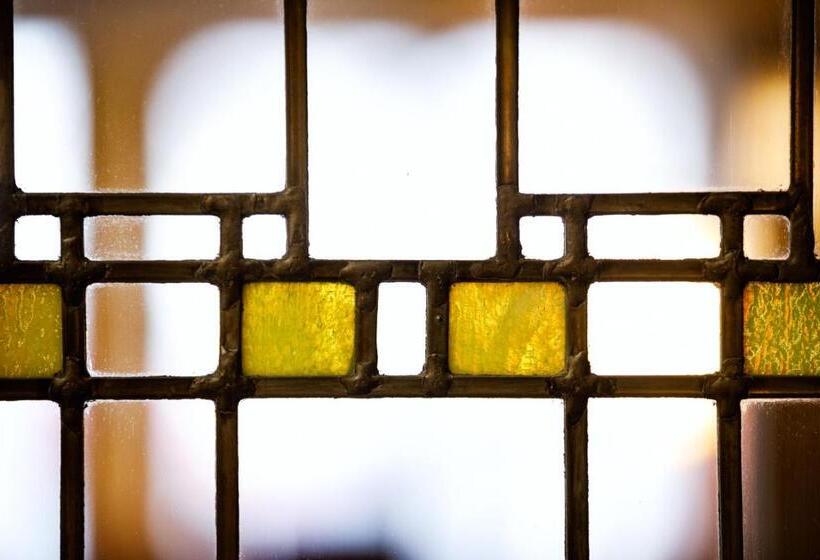 غرفة ديلوكس سرير كينج, The Historic Park Inn