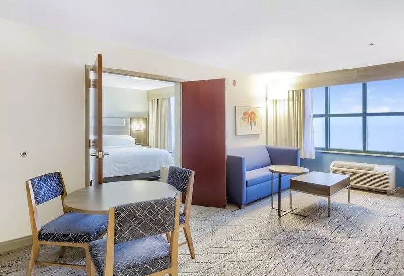 身障者適用スイートルーム, Holiday Inn Express   Gulfport Beach, An Ihg