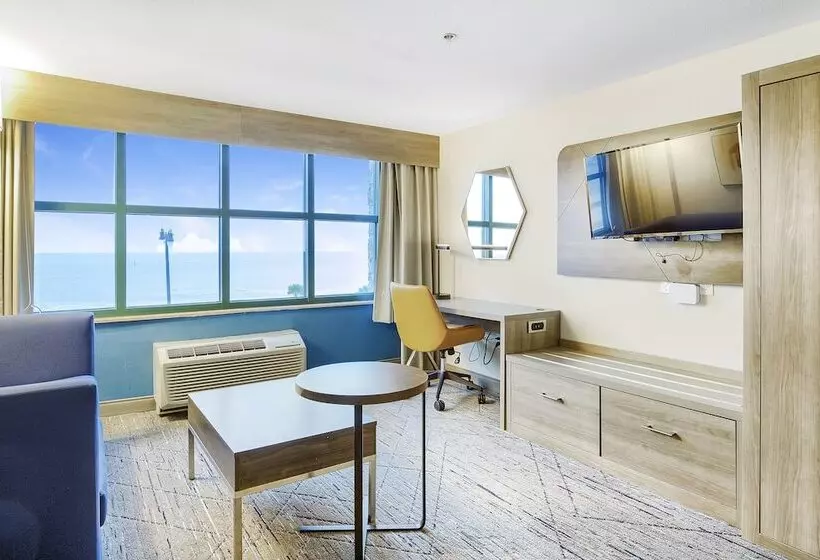 身障者適用スイートルーム, Holiday Inn Express   Gulfport Beach, An Ihg