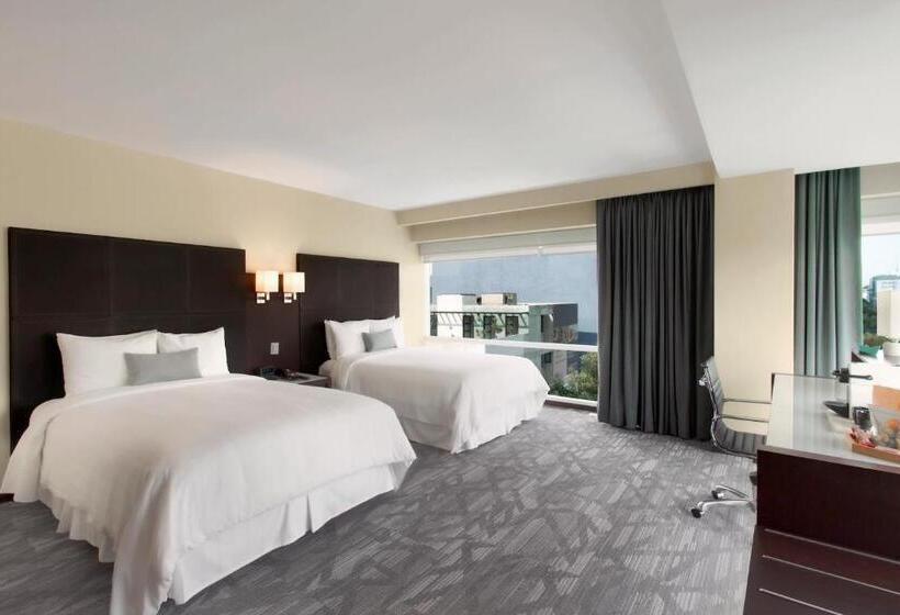 デラックスルーム, Novit