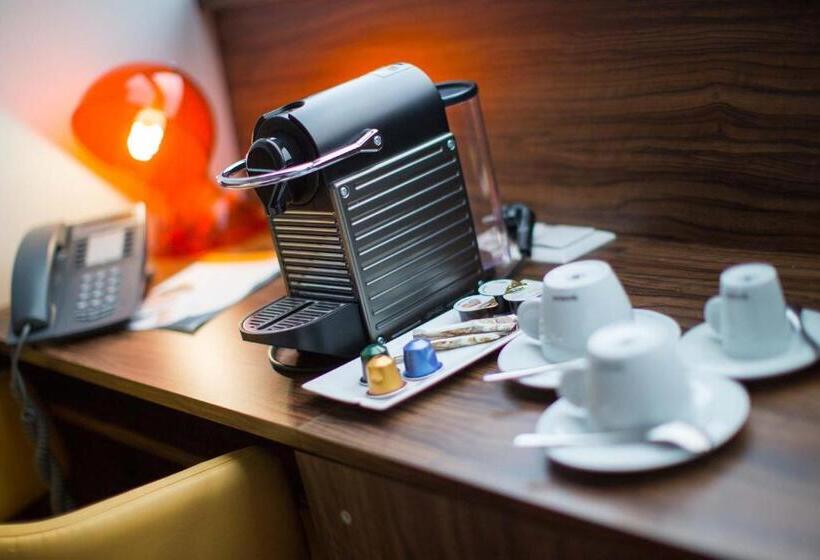 سوییت جونیور, Simm S Hotel   Cityhotel Next To Metro U3