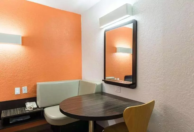 Standard-huone King-vuode, Motel 6 uvalde, Tx