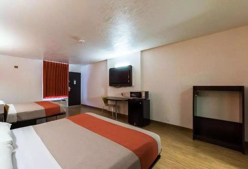 Standard Neljän Hengen Huone, Motel 6 uvalde, Tx