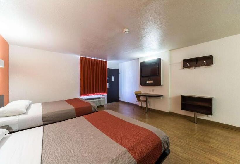 Четырехместный Номер Стандарт, Motel 6 uvalde, Tx