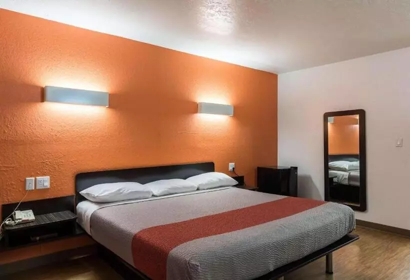 Deluxe-huone King-vuode, Motel 6 uvalde, Tx