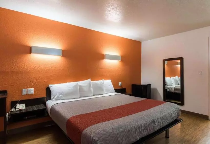 Deluxe-huone King-vuode, Motel 6 uvalde, Tx