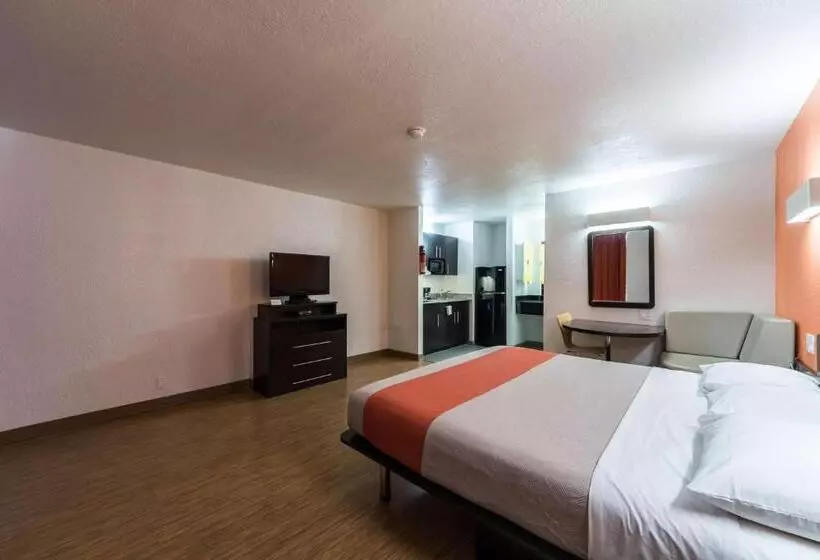 Deluxe-huone King-vuode, Motel 6 uvalde, Tx